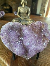 Amethyst heart stand - on,