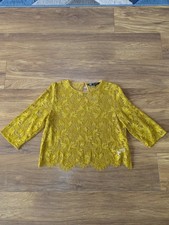 Top in pizzo giallo senape
