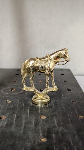 Statuina trofeo cavallo sella