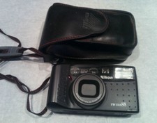 Macchina fotografica a pellicola Nikon  TW zoom 85 