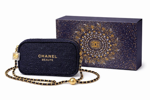 Chanel beauty holiday pouch - chanel,