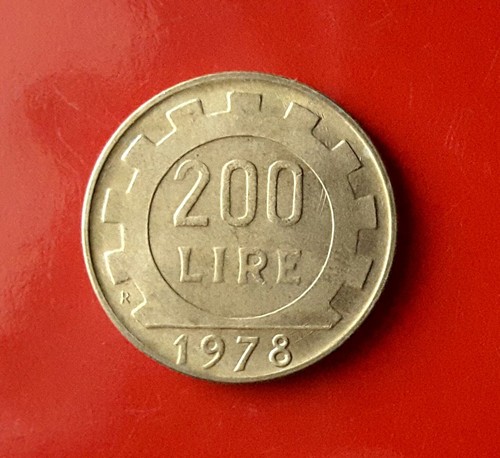 200 lire 1978 errore - -, linee