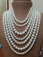 Collana di perle finte
