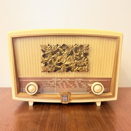 Radio vintage radiola - vintage,