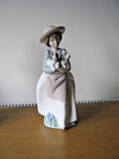 Statuina bambina Nao by Lladro