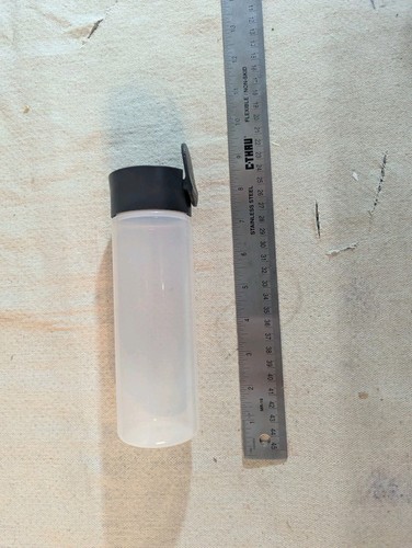 Tupperware squeeze once - squeeze,