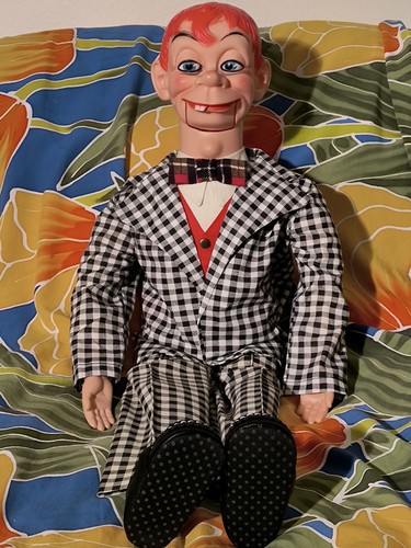 Bambola manichino ventriloquo