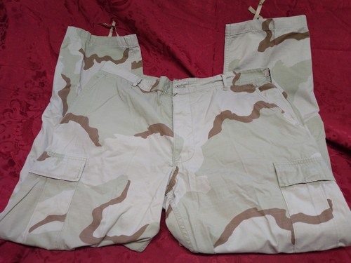 Pantaloni cargo mimetici