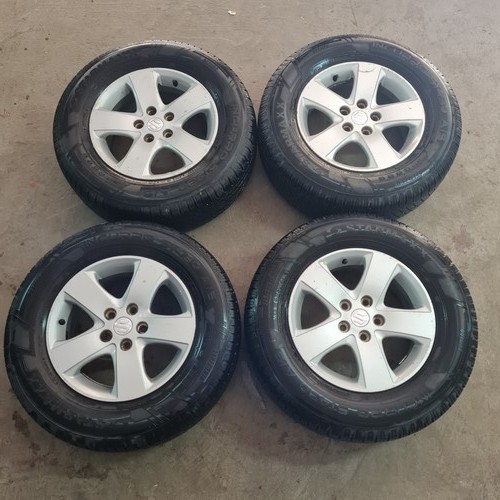 Pneumatici 225 r16 - 4,