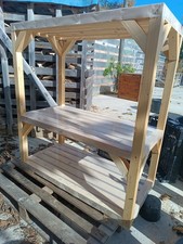 Scaffale in legno d'abete