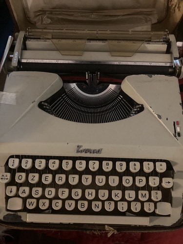 Macchina scrivere everest - da,