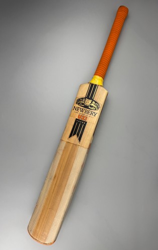 Mazza cricket newbery uzi - cricket,