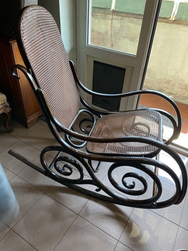Sedia dondolo thonet - a,