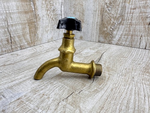 Rubinetto acqua vintage ottone