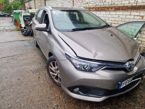 Toyota auris station wagon - toyota,
