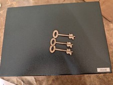 Cassaforte a muro con 3 chiavi (35x25x25)