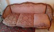 Divano, 2 poltrone d'antiquariato Gaiola in velluto damascato e legno intarsiato