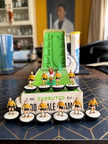 Subbuteo heavyweight team ref - subbuteo,