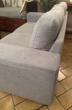 Divano In Tessuto Tipo Alcantara Grigio Chiaro