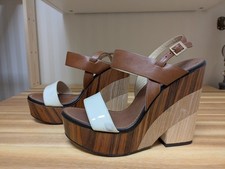 Sandali con plateau in legno
