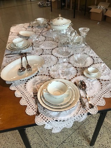 Antico servizio piatti - , in
