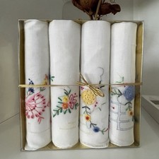 4 FAZZOLETTI DONNA VINTAGE in organza di cotone orlino ritorto e ricamo di fiori