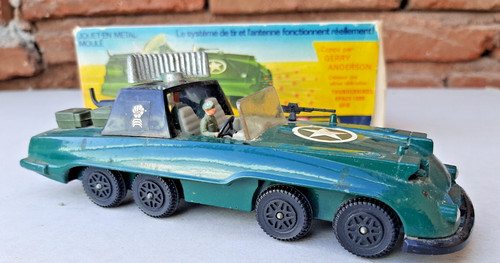 Armoured command car space - command,