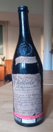Vino vecchio nebbiolo - vecchio,