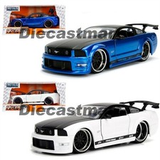 FORD MUSTANG GT 2006 1:24