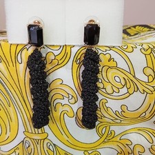 Orecchini Pendenti Neri Fatti