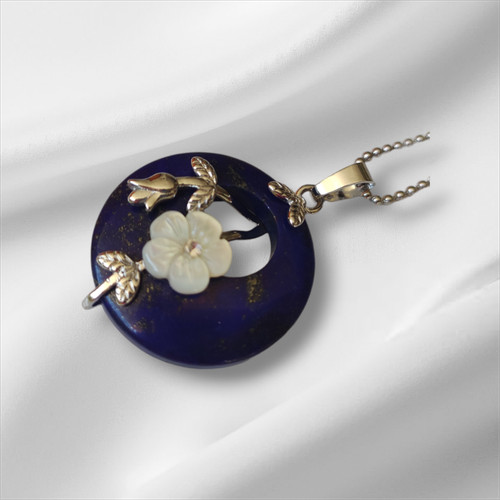 Collana con ciondolo - , in
