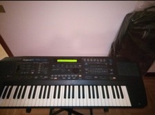 tastiera musicale Roland E70