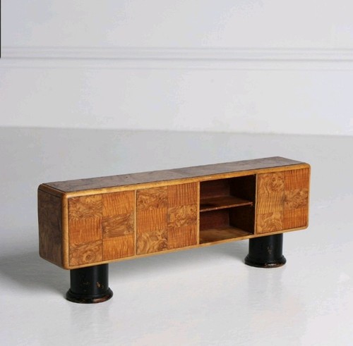 Credenza modernista - , in