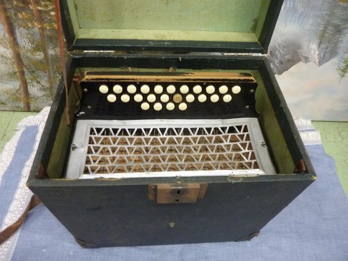 Ancien accordéon diatonique