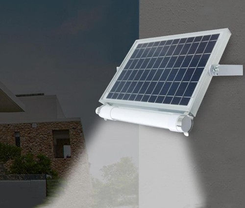 Plafoniera con pannello solare