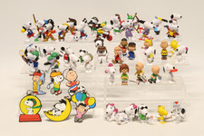 Personaggi in PVC Snoopy Peanuts Schleich Marchio CE + Portachiavi e anni 2000