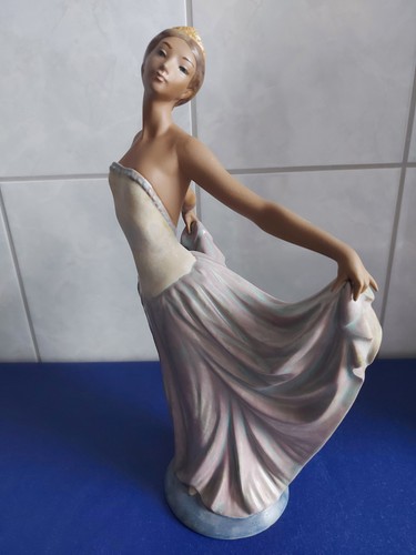 Lladro figurina - lladro-figurina, in