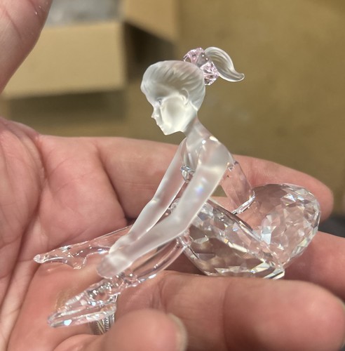 Statuina giovane ballerina
