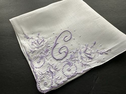 Vintage white hankie - a+,