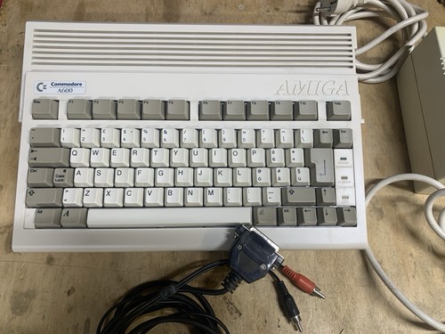 Commodore amiga 600 - commodore,