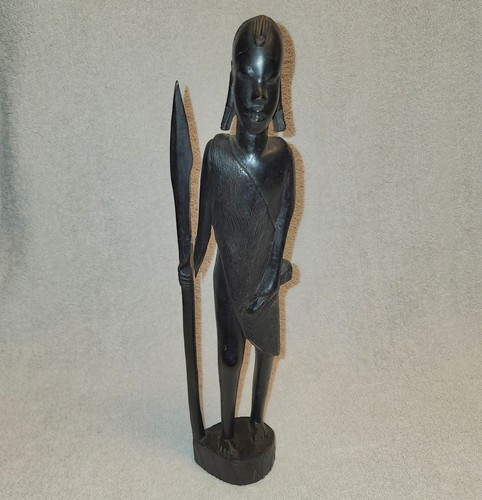Statua tribale guerriero