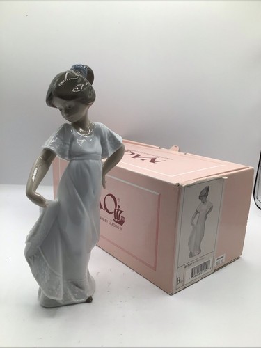 Nao lladro figurine how - figurine,