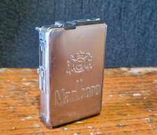 Marlboro Accendino con Porta Sigarette in Acciaio Logo Vintage da Collezione 