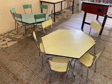 Tavolino in formica e metallo esagonale con sedie originali modernariato vintage