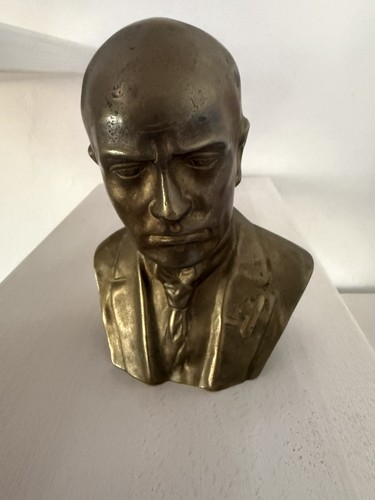 Busto epoca benito - d,