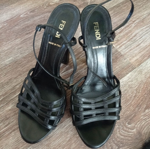 Fendi sandali gabbia - sandali,