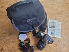Macchina fotografica Minolta Dynax 300si con custodia per il trasporto e accessori