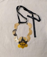 Collana con cravatta a nastro