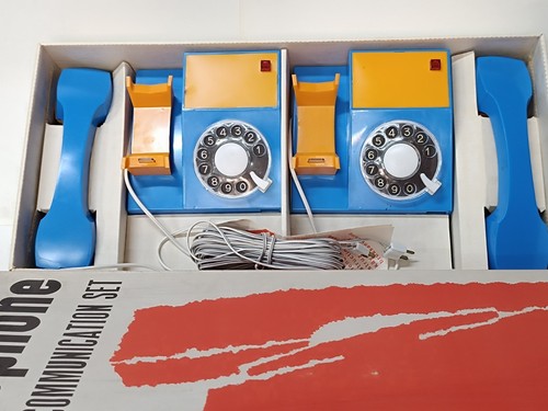 Telefoni comunicanti anno - telefoni,