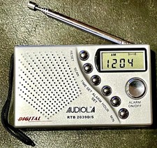 RADIO SVEGLIA portatile AUDIOLA RTB2039D/S Perfettamente funzionante/Come nuova
